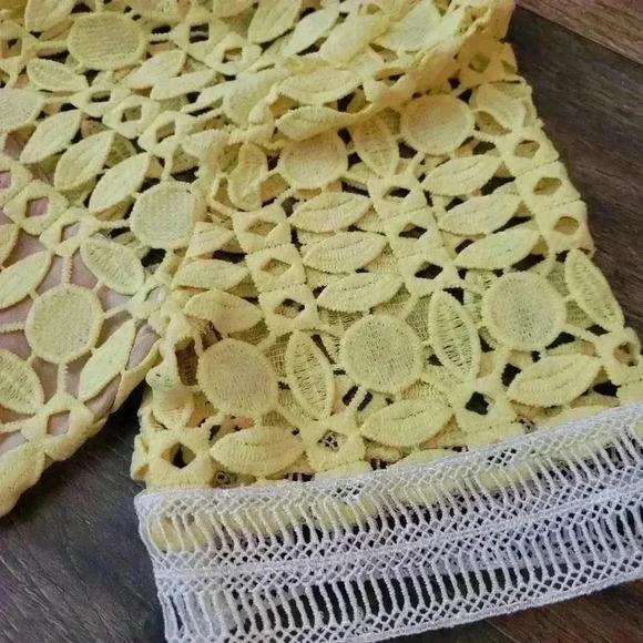 NWT Endless Rose Crochet Lace Overlay Dress Size M - Picture 4 of 13